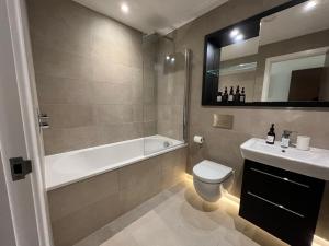 The Monochrome Suite at Ryedale House