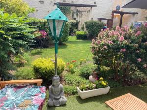 Maisons d'hotes la detente de neuilly : Chambre Double avec Salle de Bains Privative