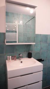 Villas Villa avec Rooftop, Jacuzzi & vue mer by Palmazur : photos des chambres