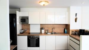 Villas Villa avec Rooftop, Jacuzzi & vue mer by Palmazur : photos des chambres