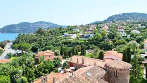 Villas Villa avec Rooftop, Jacuzzi & vue mer by Palmazur : photos des chambres