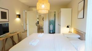 Villas Villa avec Rooftop, Jacuzzi & vue mer by Palmazur : photos des chambres
