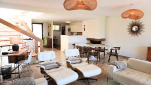 Villas Villa avec Rooftop, Jacuzzi & vue mer by Palmazur : photos des chambres