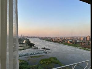 شقه فندقيه بأفضل فيو علي النيل مباشرة