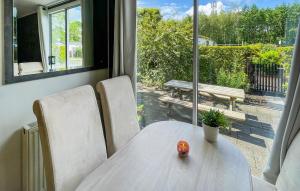 Stunning Stacaravan In Tzummarum