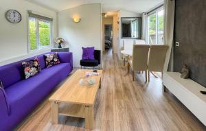 Stunning Stacaravan In Tzummarum