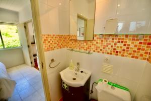 Laranjeira - House with private garden and pool