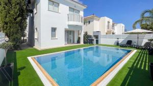 Villa Günther Palm Village - 4hvězdičkové hotely ve městě Protaras