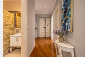 NEW! Elegant downtown suite - Casa Kaja