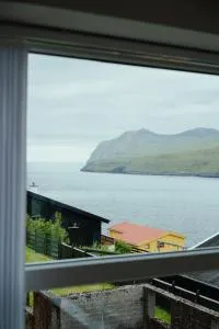 Peaceful Panoramic Retreat in Leynar - Leynar