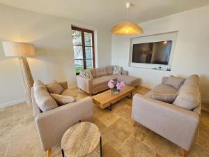Villas Villa prestige avec piscine - dans les hauteurs de Bastia : photos des chambres