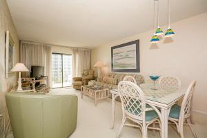 HA508 - Top floor 11 condo with beautiful ocean views