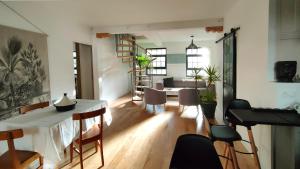 Sejours chez l'habitant Loft Frontiere Montagne et Plage : photos des chambres