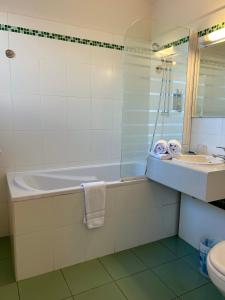 Hotels The Originals City, Hotel Cap Maya, Cap d'Agde : photos des chambres