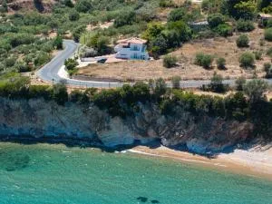 Kirke's Nest Apartments - Kalamaki