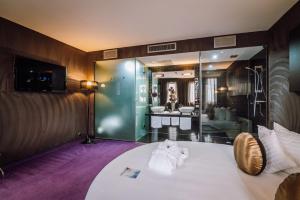 Plaza V Executive Hotel