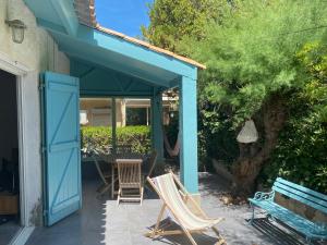 Maison 300 m de la plage avec un bel extérieur