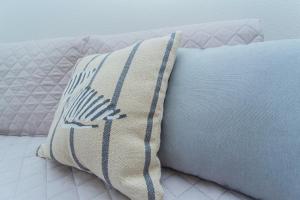 064 New Modern Mood - Alicante Holiday