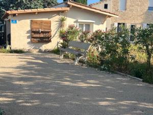 Maisons de vacances Les Olivades : Maison 3 Chambres