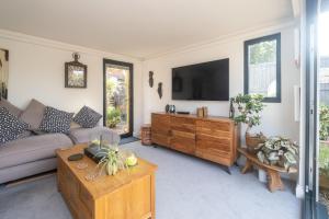 5 Burrells Cottages
