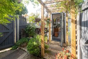 5 Burrells Cottages