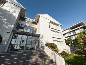 Cosy, Eclectic Apartment in Sea Point