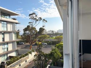 Cosy, Eclectic Apartment in Sea Point