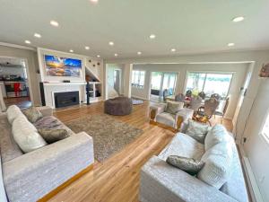 Charming Cottage on Lake Simcoe