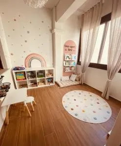 Playhousecrete - Thérissos