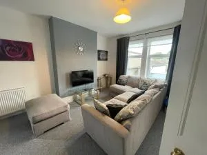 DG1 1ST Floor Flat - Collin