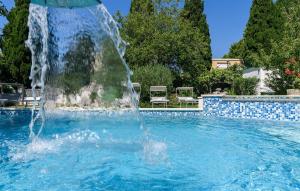 Cozy Home In Kastel Luksic With Kitchen