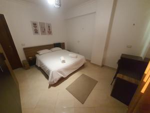 A stylish cozy apartment close to Cairo airport.