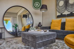 Luxury 1BR Condo with Rooftop Infinity Pool