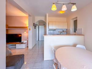 Studio Vesna with a terrace and sea view