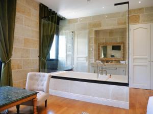 Hotels Chateau Camiac : photos des chambres