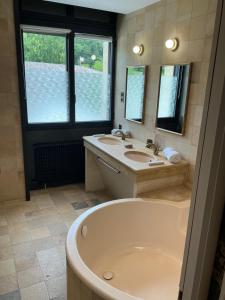 Hotels Chateau Camiac : photos des chambres