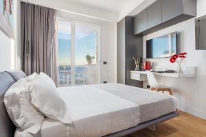 Double Room with Balcony and Sea View