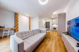 Premium Suite- City Center, Capital Towers, Free Parking by StayNest