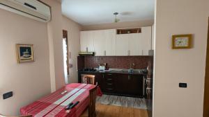 visitShkoder - Noels Home