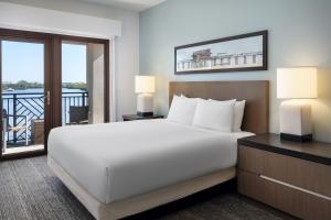 One-Bedroom King Suite with Kitchen and View room in Hyatt House Naples/5th Avenue