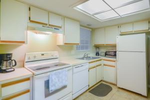 Updated Open Sea Woods Veranda. Walking Distance to Beach - SV227