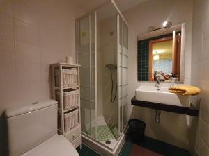 apartamento con vistas al mar, piscina y parking