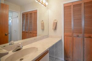 SC214-Tastefully decorated 3 bedroom 2 bath condo