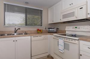 Lovely 2 bedroom 2 bath condo located in Sea Woods. SC217