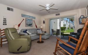 Colony Beach Club 138- Ground Level Oceanfront