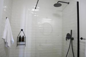 Stylish studio with swimming pool in the city bowl