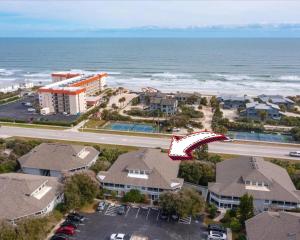 Veranda with Ocean Views Close to Pool Amenities SV270