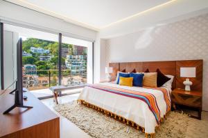 Luxury Resort Living on 9th Floor in Romantic Zone