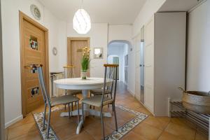 Old City Ultra Central Apartment-4BR-Parliament