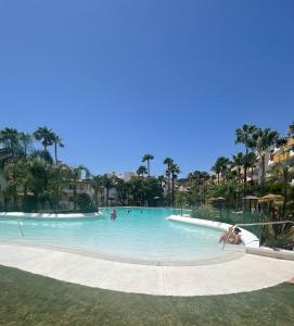 Modern Sea & Golf View 2-Bedroom Apartment with Pool and Terrace in Calanova